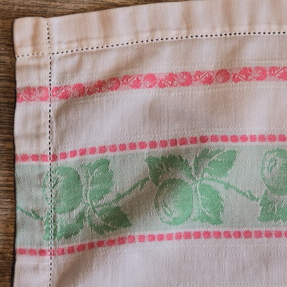 Vintage Tablecloth Green Apple Border Table Linen 50x59 Cottagecore Farmhouse